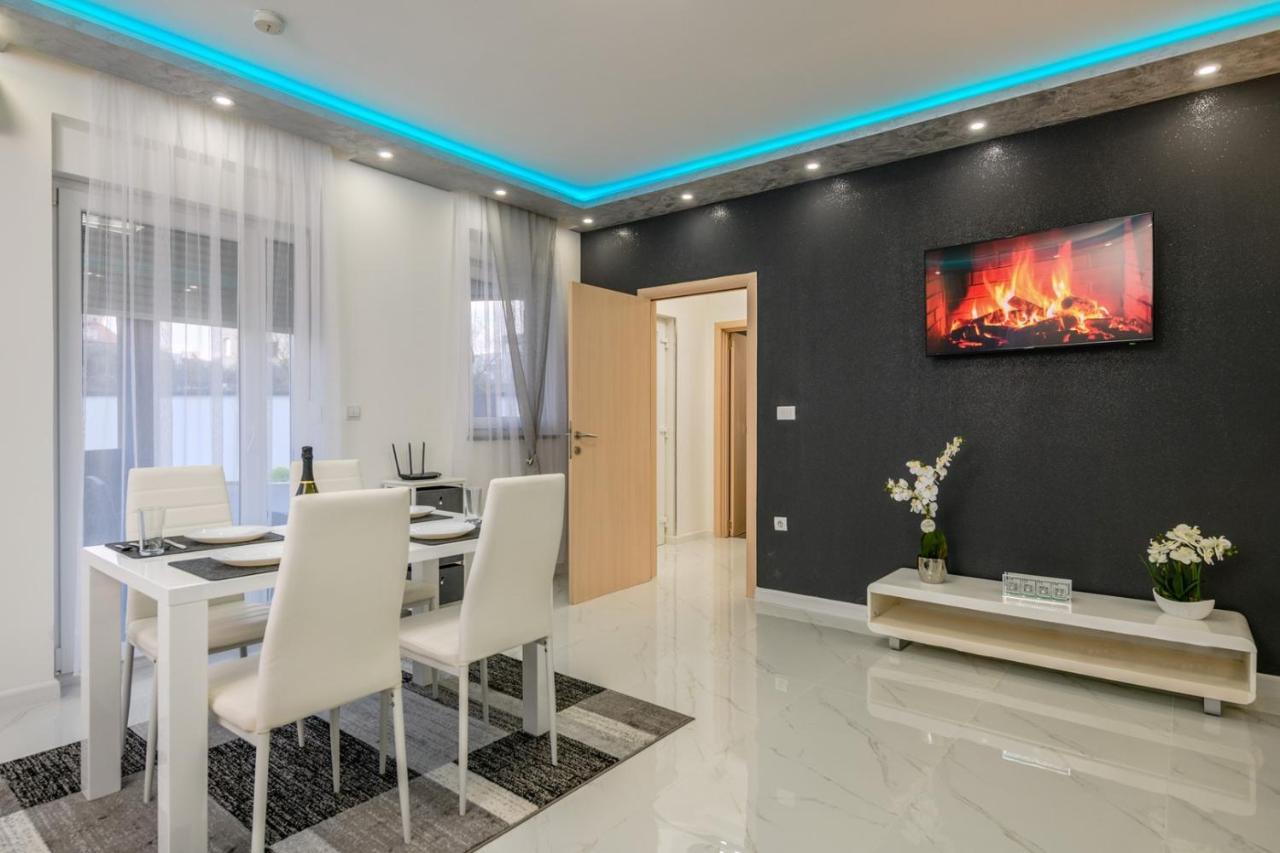 Complex Villa White Pula Exterior photo