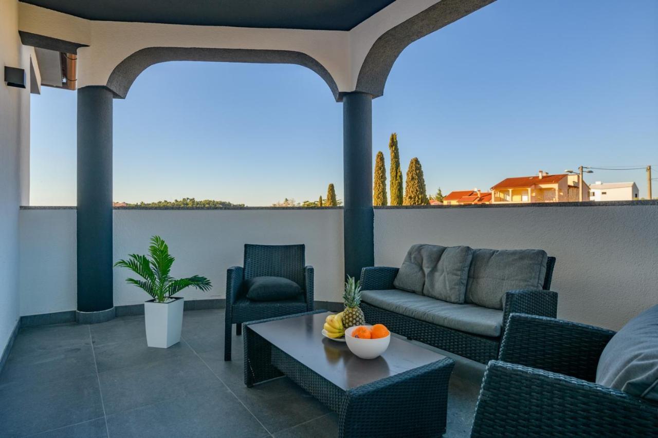 Complex Villa White Pula Exterior photo