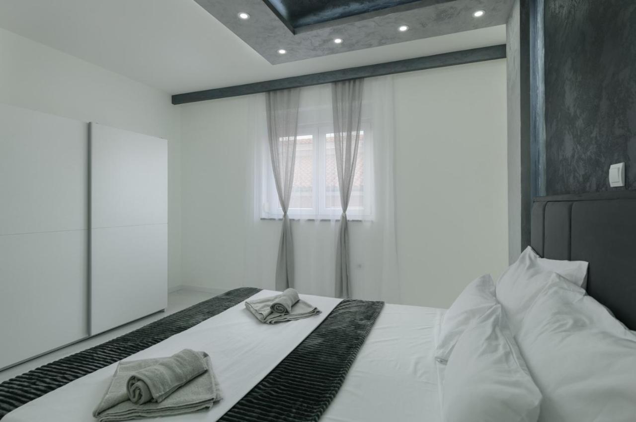 Complex Villa White Pula Exterior photo